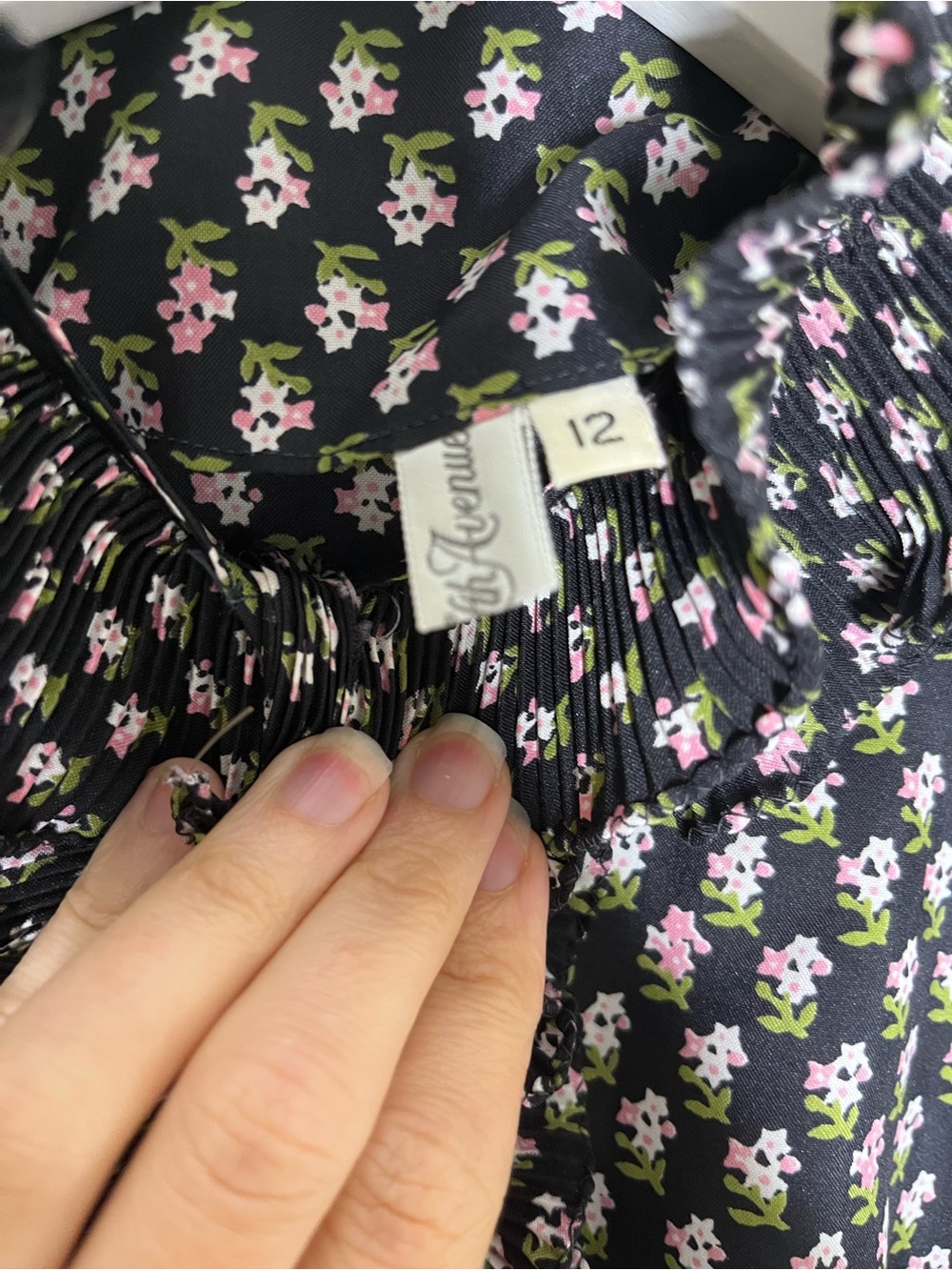 VINTAGE Saks Fifth Avenue Union Made Floral Ruffle Blouse Dark Academia Size 12 - Picture 10 of 14
